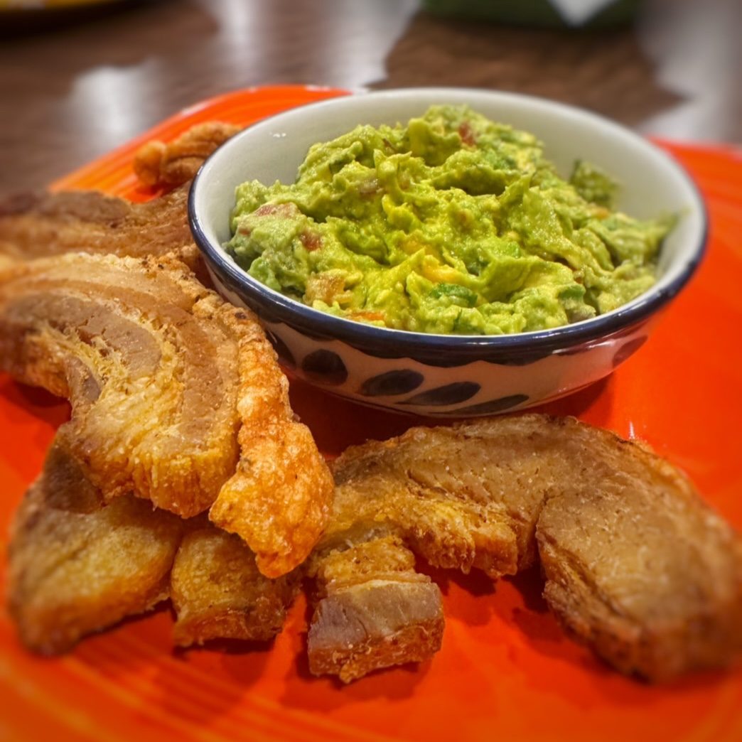 Guacamole + Chicharron.