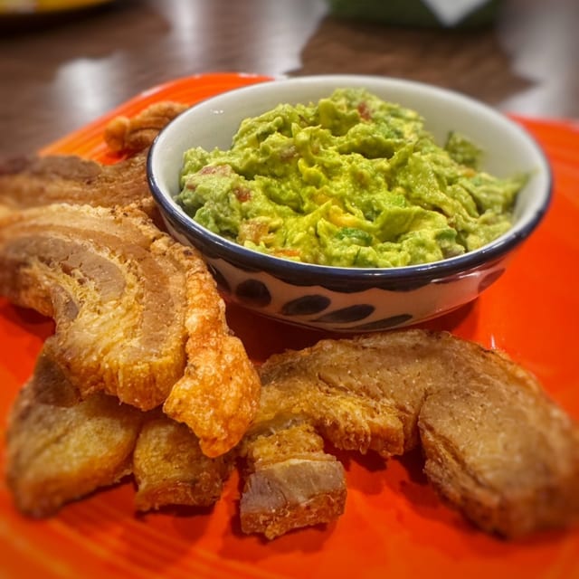 Guacamole + Chicharron.