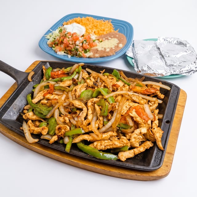L - Chicken Fajita.